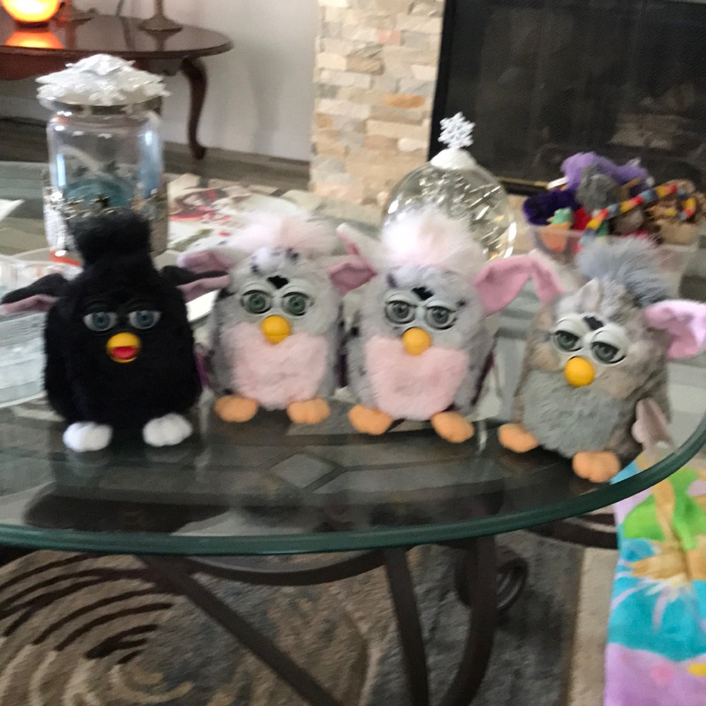 FURBY’S 1998 THE ORIGINAL INTERACTIVE TOYS THEY WILL INTERACT W/YOU & EACH OTHER